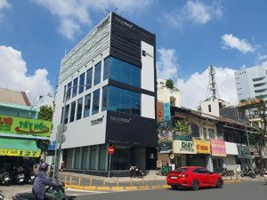 bán tòa nhà góc 2 mặt tiền đinh tiên hoàng quận 1 - đang cho thuê lâu dài 200 triệu/tháng