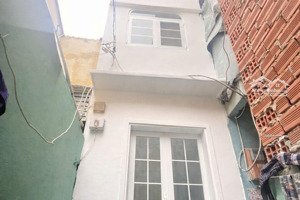 bán nhà nhỏ 14m2 2 tầng mới đẹp hẻm 95 lê văn lương gần cầu kênh tẻ