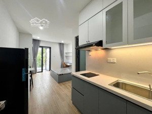 cho thuê chdv ở nguyên hữu cảnh q. bình thạnh full nội thất có ban công gần ngã tư hàng xanh