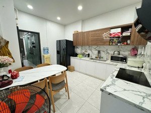 chính chủ cần bán gấp nhà riêng 5 tầng giá rẻ 5pn,4wc -58m2 quận 6 hồ chí minh chỉ với 8 tỷ 800