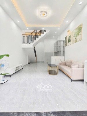 2 tầng mới đẹp, 32m2(4x8), hẻm xe hơi 1/, cách 2 căn ra mặt tiền đường 16a khu lvq bình tân