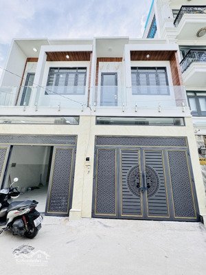 bán nhà mới đối diện gigamall phạm văn đồng- thủ đức. đường ô tô, sổ hồng hoàn công