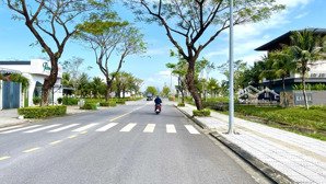 bán lô biệt thự 216m2 fpt sát trục bắc nam