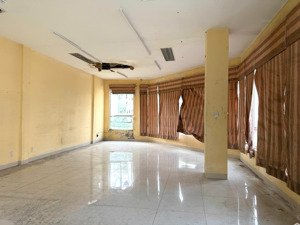 chỉ 40tr, cọc 2 tháng, cho thuê nhà góc 2 mặt tiền khu cao lỗ q8. (5x20) 4tầng chdv, kd tự do