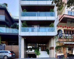 siêu phẩm toà nhà mặt phố bùi thị xuân hai bà trưng dt 230m2 15 tầng, giá 200 tỷ dòng tiền 700tr