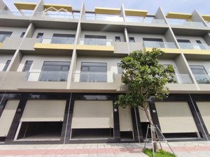 bán căn nhà 1t3l khu compourt bcons uni valley, đường xe hơi, chỉ 7.5 tỷ.