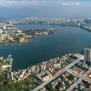 bán căn hộ 2pn skyline tây hồ, view đẹp cực hiếm. giá 135tr/m2 có thương lượng khách vui tính