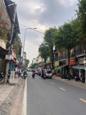 cho thuê nhà mặt phố đường ngô quyền, q5, 80m2 kinh doanh đa ngành nghề