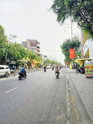 MẶT TIỀN MINH PHỤNG Q11- 5 TẦNG- 4X13M- SẴN DÒNG TIỀN 30 TRIỆU/ THÁNG