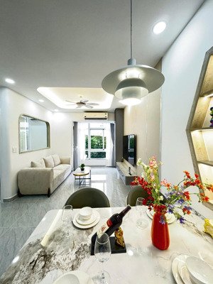 bán căn hộ sky garden 3 phú mỹ hưng 74m², 3pn 2wc, đang thuê 35tr/th, giá 6,8 tỷ