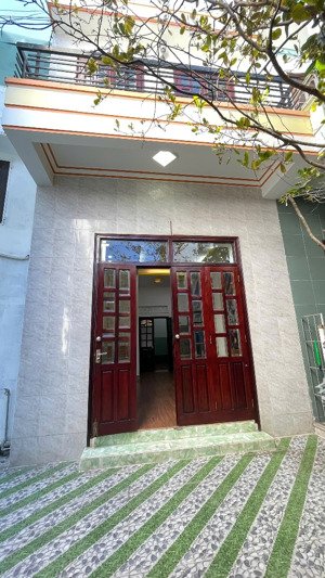 giảm 100 triệu bán nhà 2 tầng trung tâm nha trang cách biển chỉ 1km gần siêu thị, chợ, trường