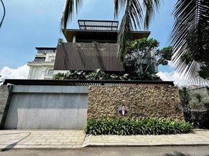 đẳng cấp! biệt thự sân vườn hồ bơi nguyễn văn hưởng, quận 2 - dt 15x26m, 3 tầng - giá 46 tỷ tl