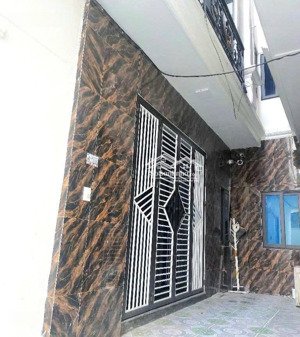 + vị trí nhà cách phố yên sở 60m, ô tô đỗ 10m, ngõ nông thoáng sạch sẽ, dân trí cao. gần trường mầm