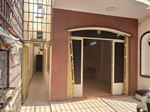 cho thuê nnc âu dương lân q8. (5.1x24.5) 3tầng 4pn máy lạnh, gần aeon, trường đh stu, bv