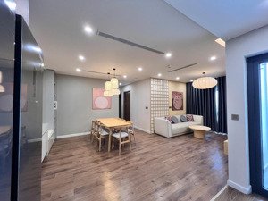cho thuê căn hoàng thành pearl,114 m2, 3pn 2wc, full dồ, có slot oto, vào luôn 19 triệu giá tốt