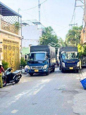 nhà 2 tầng hương lộ 2 đường 8m thông 4x14m 2pn sát bệnh viện bình tân 5.68 tỷ thương lượng