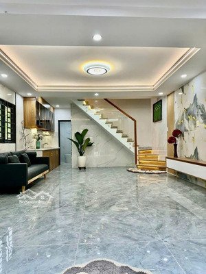 giáp tên lửa, hxh, nhà mới 2 tầng 3 pn, full nội thất - ngang 4.6m x 10m, giáp quận 6 - tân phú