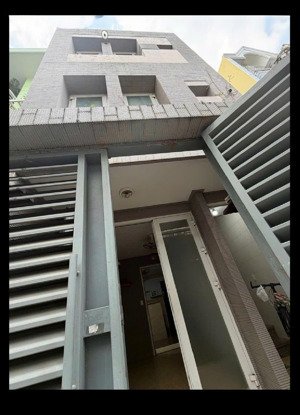 * tân phú. cách mặt tiền vườn lài vài căn. 4x19. 3 tầng. đường 5m. nhỉnh 8 tỏi.