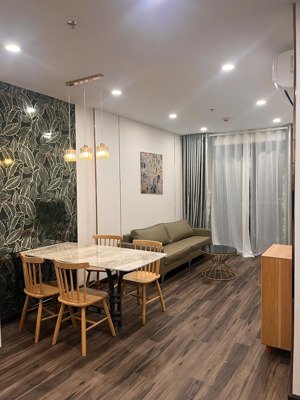 cho thuê chung cư c - sky view, 2pn, 2wc. nội thất mới. giá thuê 12tr vnd/ tháng (chưa gồm pql)