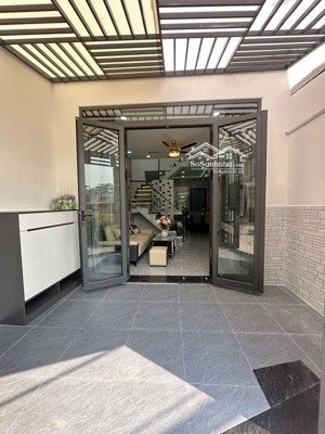 nhà mới p10 quang trung ngay gần vincom dt 45m 3pn có pn ở tầng trệt