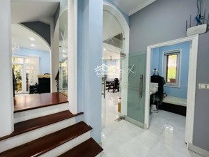 cho thuê biệt thự siêu vip phú gia phú mỹ hưng -6pn hiếm