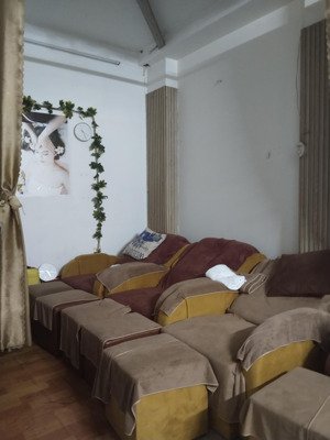 cần sang gấp mặt bằng tại quận 1