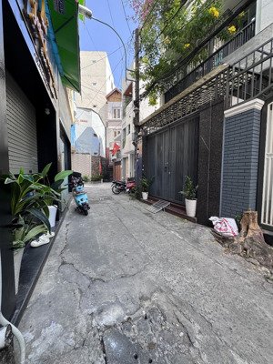 hiếm nhất khu đào duy anh hẻm ô tô thông 4 tầng chỉ 13.6 tỷ tl