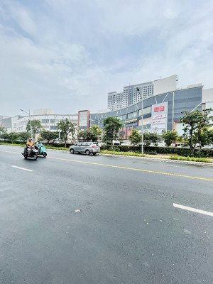 bán nhà mtkd tên lửa - đối diện aeon mall bình tân - 4 tầng - 5x20m - lắp được thang máy - nhà xịn
