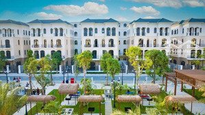 chính chủ cần bán biệt thự song lập mặt vườn hoa chà là 13, đang cho thuê làm homestay