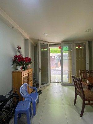 chính chủ bán nhà mt nguyễn công trứ, p19, bình thạnh giá tốt khu vực