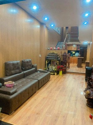 chào bán nhà 2 tầng, vị trí gần đường điện biên phủ.