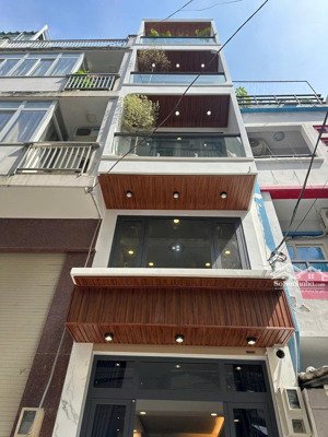 bán nhà siêu phẩm thang máy hxh đường cách mạng tháng tám, quận 10 - kế bên chung cư hà đô