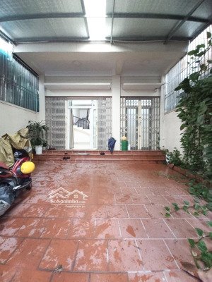 bán căn nhà đẹp tại trâu quỳ gia lâm-135m2-mặt tiền rộng 6,5m-sân rộng để 2 oto-đường rộng 5m