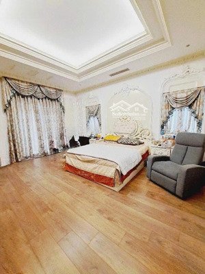 biệt thự cao cấp 5 tầng khu 7 hiền, lý thường kiệt, tân bình 325m²