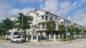 chính chủ bán biệt thự 180 m2 kế giáp ninh hiệp sát cao tốc gia bình - hà nội tại centa riversdie