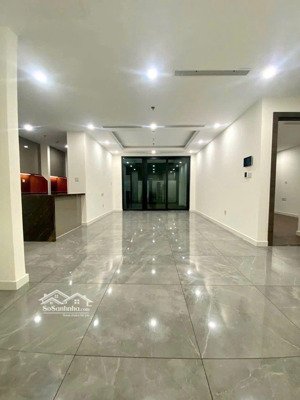 cho thuê căn hộ sunshine diamond river ,135m2 giá thuê 15 triệu bao phí ql 2pn+1 view thành phố