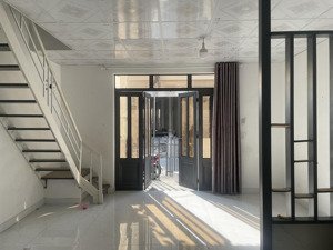 cho thuê góc 3 mặt tiền đường huỳnh tấn phát, phường phú mỹ, tp hcm