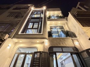 bán vila phố tuyệt đẹp có phòng ngủ dưới trệt, trục đường nguyễn tư giản gò vấp