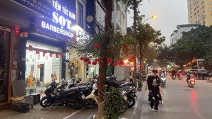 chính chủ bán đất tặng nhà cho thuê tại 28 trương công giai - miễn môi giới, trung gian - giá 18 tỷ