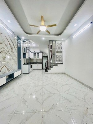 nhỉnh 6t - nhà đẹp việt hưng - vị trí đẹp - 5 tầng phân lô - 1 căn duy nhất