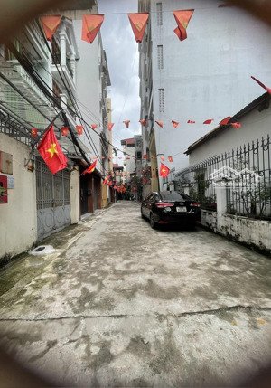 chính chủ bán nhà 279 đội cấn - không gửi sàn, dt 62m - 4.5 tầng - mt4.3 - ngõ 5m thoáng sáng.