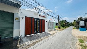 nhà mới xây đón tết. bán nhà có thổ cư. mặt tiền đường thống nhất-bình phú-bến tre.