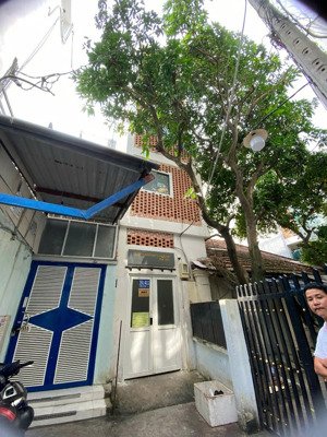 bán nhà chdv chính chủ a11 cống quỳnh, p. nguyễn cư trinh, quận 1