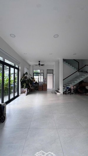 cho thuê biệt thự 4pn, 4wc, 300m2 giá tốt tại khu dân cư ven sông sadeco, q7, tp.hcm