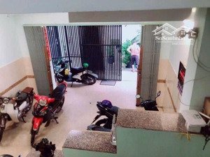 nhà 3 tầng huỳnh tấn phát ngay vincom, quận 7. 4,5m x 17m. 7 phòng ngủ.