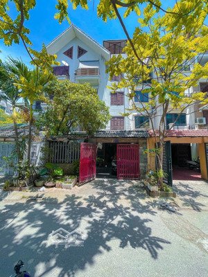 chính chủ bán biệt thự vỉa hè - ô tô tránh ô tô dừng đỗ ngày đêm - kinh doanh mọi loại hình