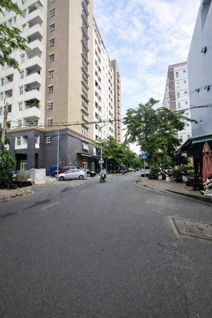 gần sở thú thảo cầm viên | phan văn hân | 3 tầng ~6.2x10m | thu nhập 250tr/năm