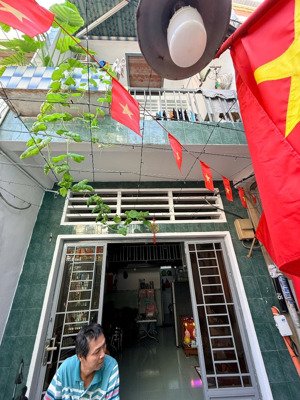 bán nhà hẻm cách mạng tháng 8, p 10. q 3, 2 lầu, giá; 4.2 tỷ