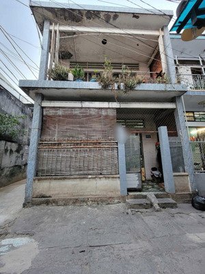 siêu hiếm nhà 3mt đường vf 3 sát chợ tam hiệp , dt lớn 100m2 , hoàn công , 3pn , công chứng ngay