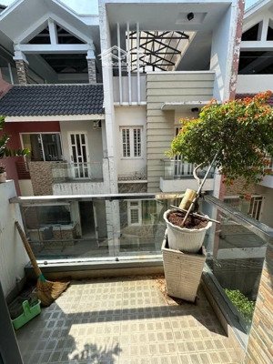 cực phẩm khu vip tên lửa - nhà đẹp 5 tầng - dt 54m2- giáp quận 6 - nhỉnh 7.x tỷ